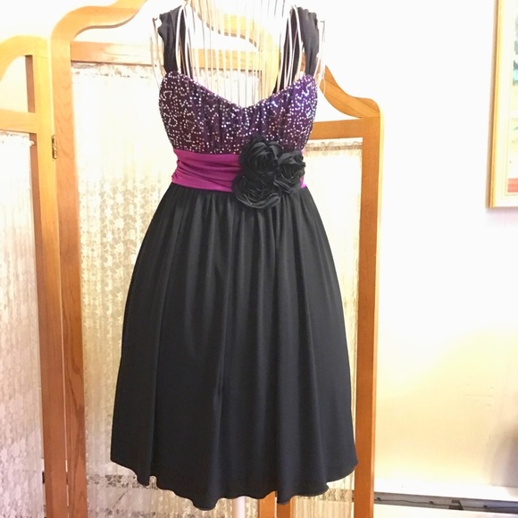 BEAUTIFUL SEQUINED COCKTAIL PROM FORMAL DRESS - Picture 4 of 4
